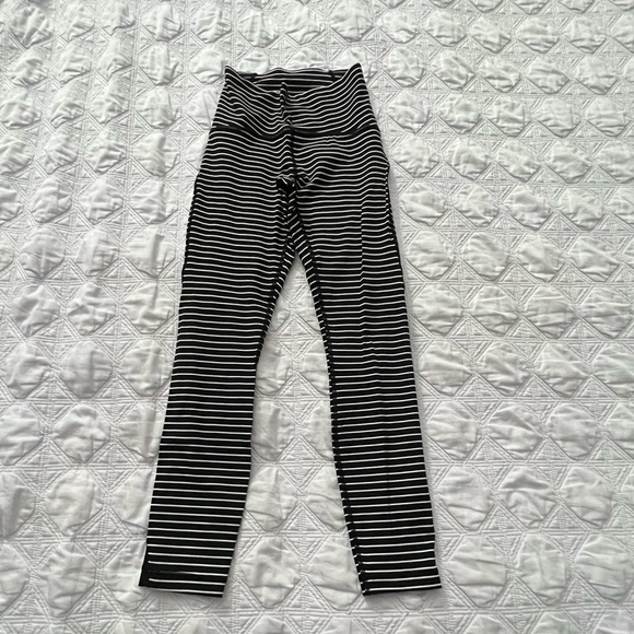 Stripe lululemon leggings - Picture 1 of 4